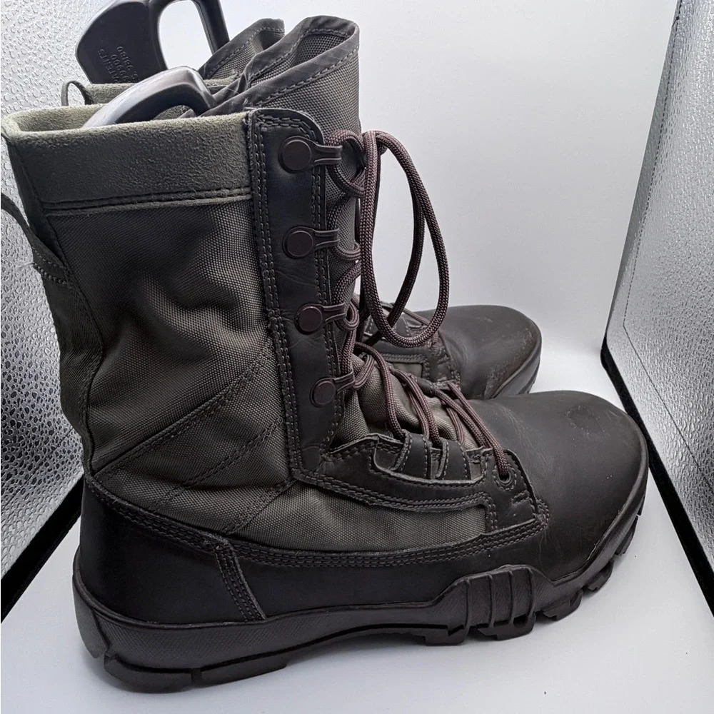 Nike Men's Tactical Lace-Up Boot in Olive/Black size: 6